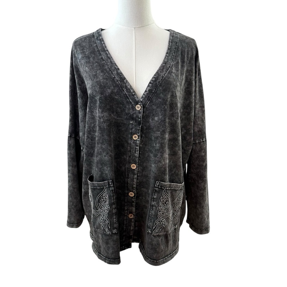 Turquoise Haven Women's L/XL Black Washed Embroidered Wings Cowgirl Relaxed Top